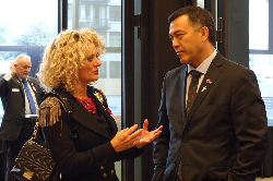 Dame Trelise Cooper, Patron of The Fields of Remembrance with Peter Parussini of ANZ Bank.